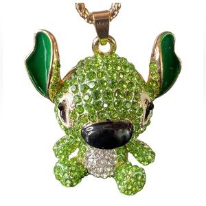 🌺 NWT! Green Rhinestone Stitch Necklace